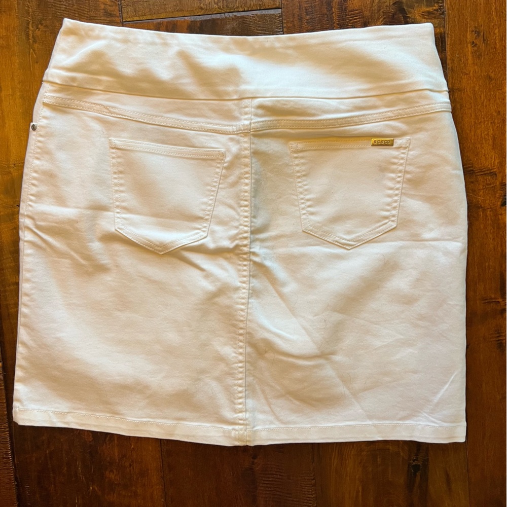 NWOT white denim pull on skort - Picture 2 of 5